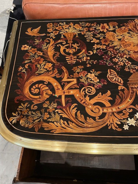 Commode d'époque Louis XIV dites "au jasmin" et  attribuée a PIERRE GOLE