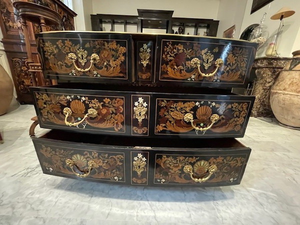 Commode d'époque Louis XIV dites "au jasmin" et  attribuée a PIERRE GOLE