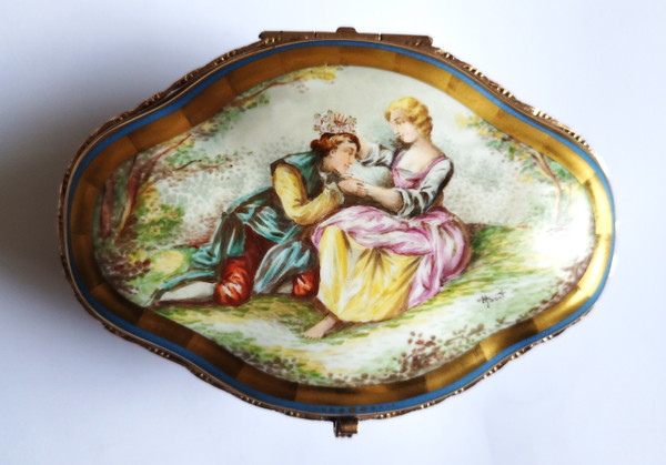 Hand Painted Porcelain Box 19th C