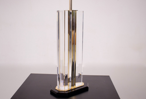 Coppia di lampade in plexiglas e ottone.