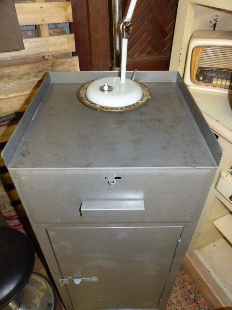 Ancienne console d’atelier en métal industriel 1950