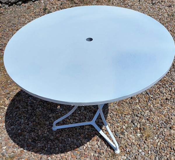 table ou géridon pour jardin en fer forgé 3 pieds début 1900