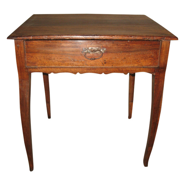 Petite table à écrire bureau époque Louis XV 18ème en noyer avec un grand tiroir