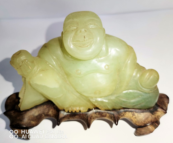 Statuette Bouddha souriant jade vert Chine vers 1930