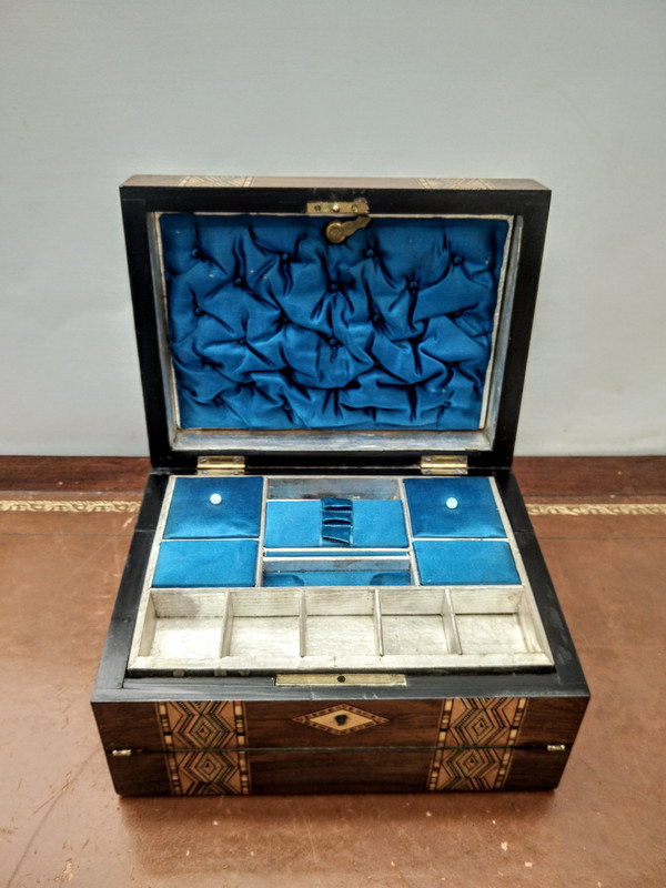 Jewelry box and writing case 