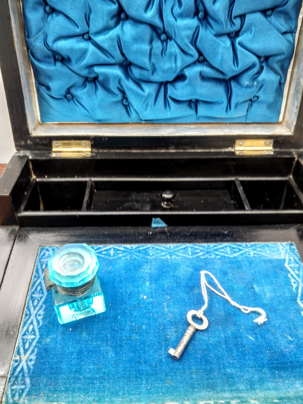 Jewelry box and writing case 
