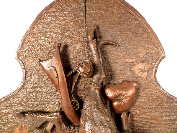 Trofeo di caccia della Foresta Nera Scultura in legno intagliato Pernice di camoscio XIX secolo