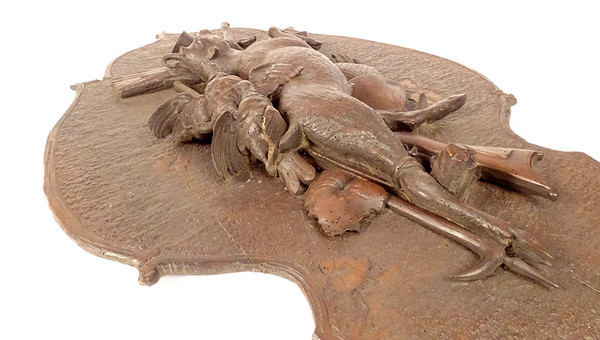 Trofeo di caccia della Foresta Nera Scultura in legno intagliato Pernice di camoscio XIX secolo