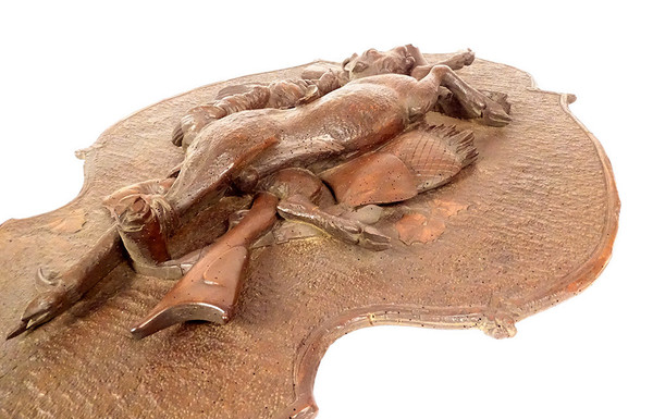 Trofeo di caccia della Foresta Nera Scultura in legno intagliato Pernice di camoscio XIX secolo