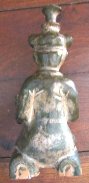 Statuetta del medico in terracotta smaltata verde, provenienza asiatica, Cina, XIX secolo