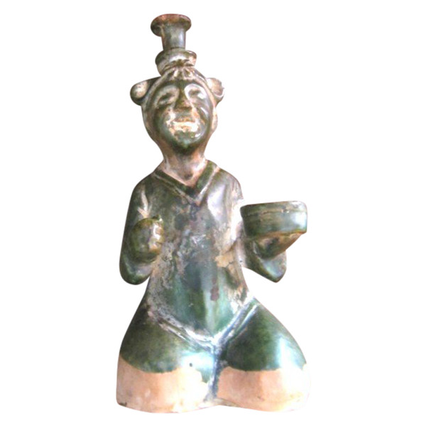 Statuetta del medico in terracotta smaltata verde, provenienza asiatica, Cina, XIX secolo