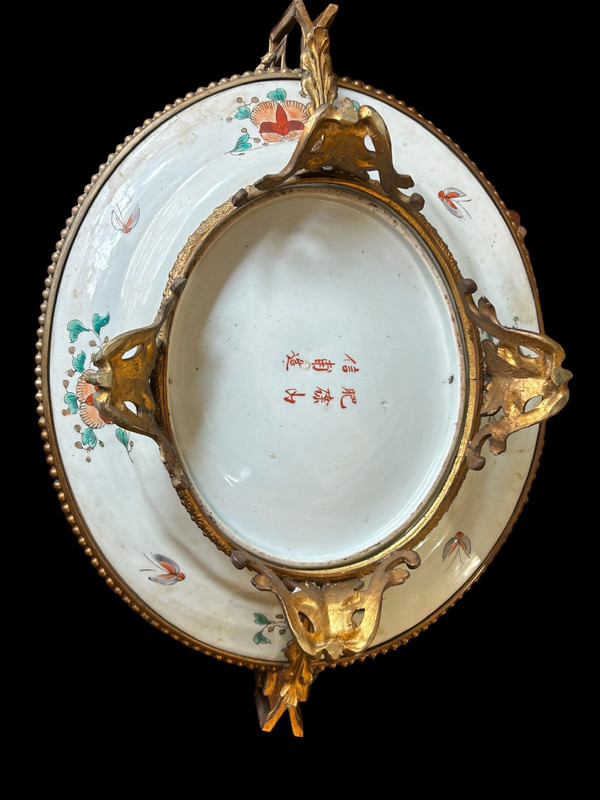 Große japanische Schale in Bronze im Stil Louis XVI und Napoleon III – Japan des 19. Jahrhunderts, L 56 cm