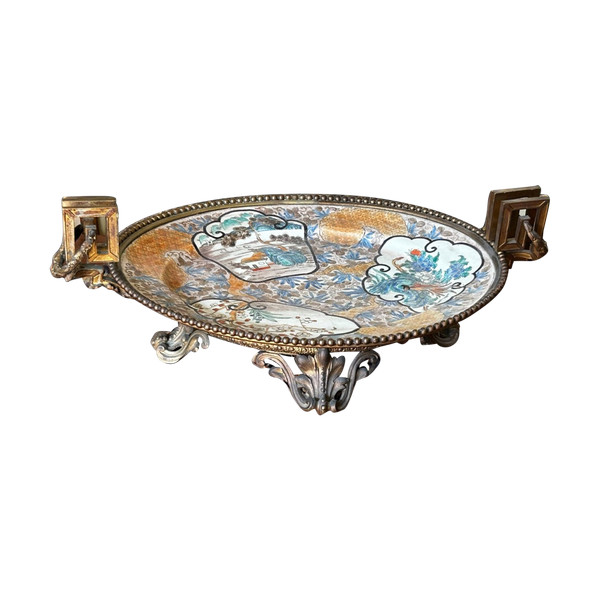 Große japanische Schale in Bronze im Stil Louis XVI und Napoleon III – Japan des 19. Jahrhunderts, L 56 cm