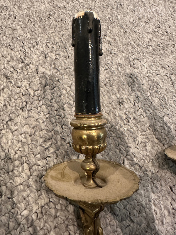 Paar Wandleuchter im Louis XVI-Stil aus vergoldeter Bronze