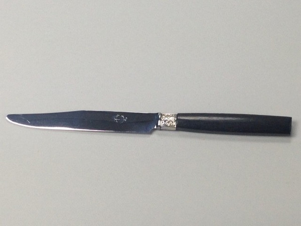 12 Table knives black handle with silver ferrules