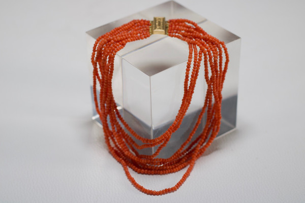 Collana Girocollo E Suo Bracciale In Corallo E Oro Giallo
