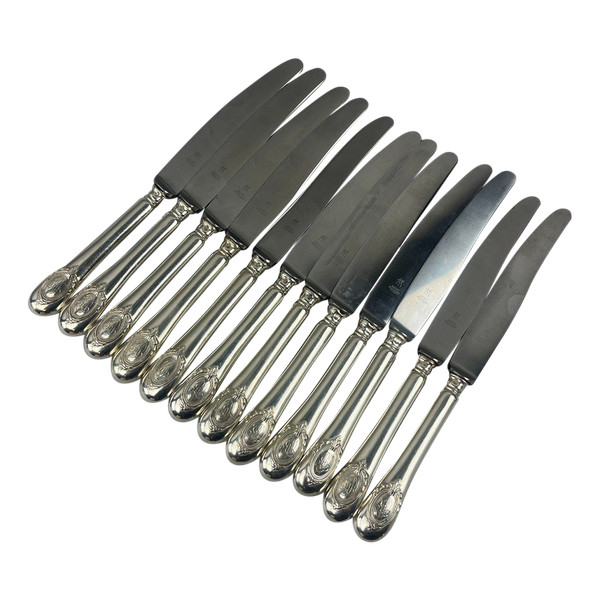12 Medaillon-Käsemesser aus silbernem Metall