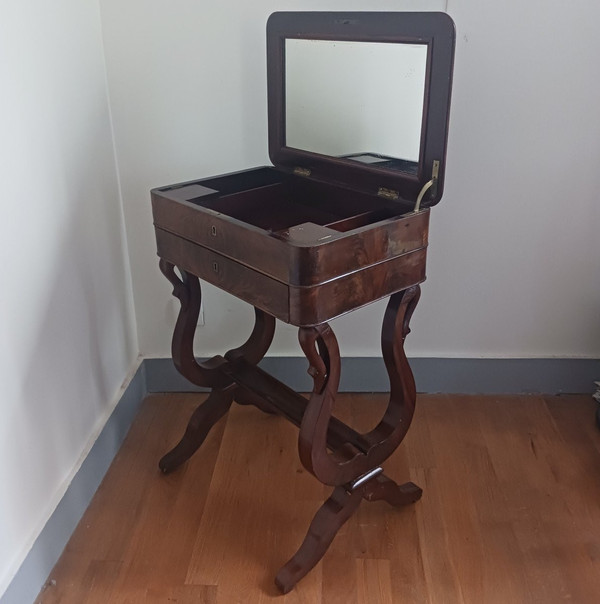 France, Louis-Philippe period - small mahogany worker or hairdresser - good condition