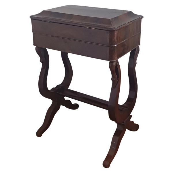 France, Louis-Philippe period - small mahogany worker or hairdresser - good condition