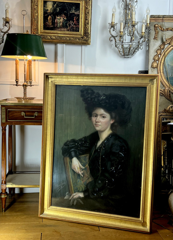 GROßES JUGENDSTIL-PASTELLGEMÄLDE, SIGNIERT „J.MOUBREY“, PORTRÄT EINER FRAU IN SCHWARZ