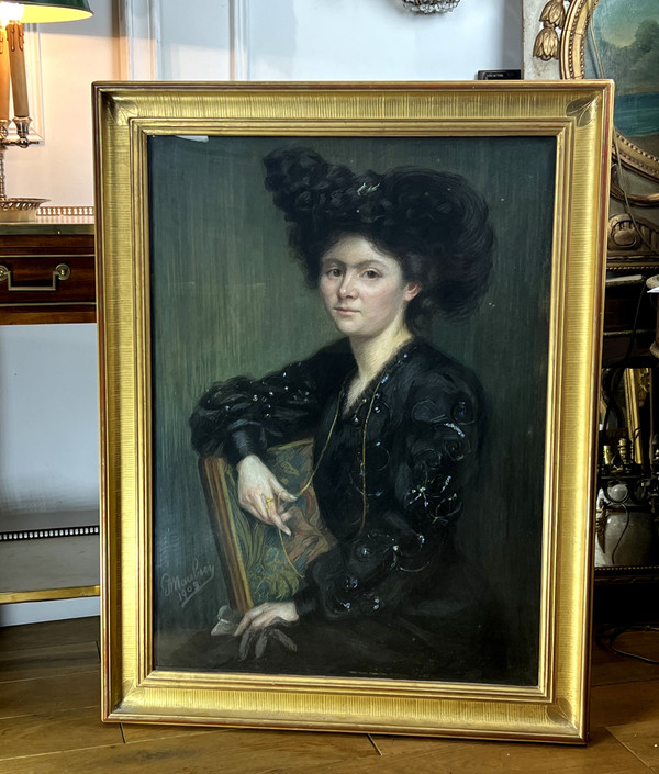 GROßES JUGENDSTIL-PASTELLGEMÄLDE, SIGNIERT „J.MOUBREY“, PORTRÄT EINER FRAU IN SCHWARZ