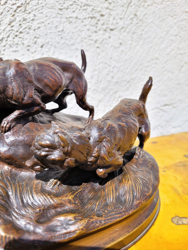 Incendio doloso, Cani da caccia Terrier, Bronzo firmato, XIX secolo