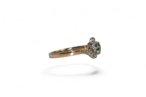 Anello con smeraldi e diamanti