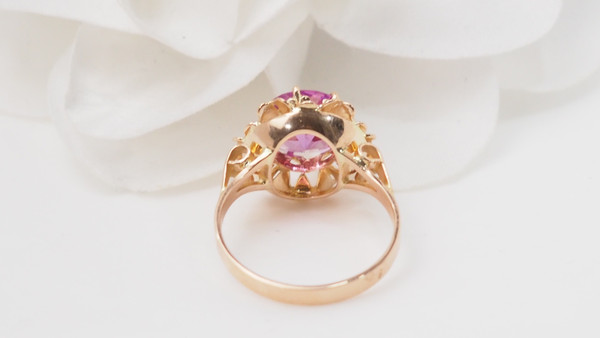Bague fleur vintage en or rose et spinelle rose 