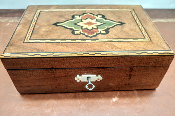 Inlaid box 