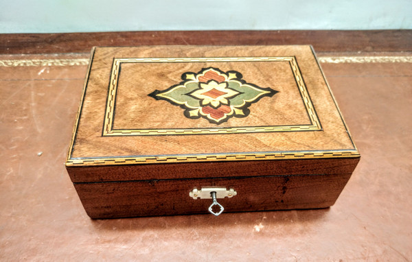 Inlaid box 