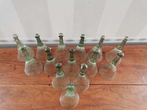 Série de 14 coupes à suspendre en verre de Biot bullé année 70s80s