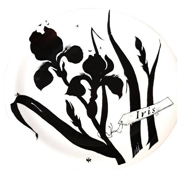 Plate decorated by Jeannine Hétreau, Iris décor, for Primavera, circa 1950