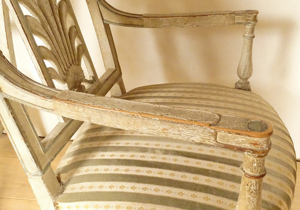 Coppia di poltrone Directoire in legno laccato con sedute a conchiglia Palmette Fine XVIII secolo