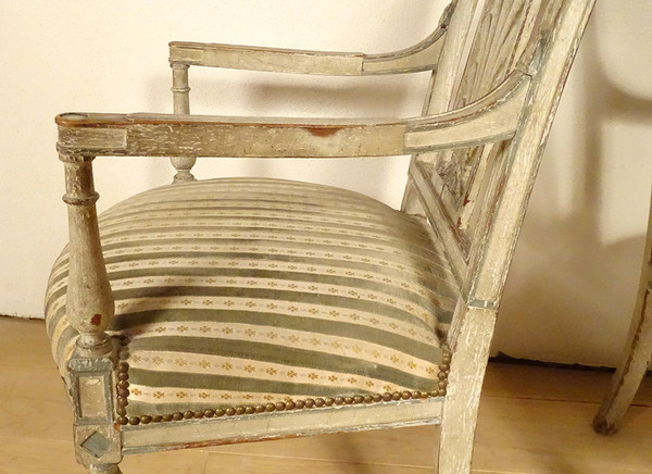 Coppia di poltrone Directoire in legno laccato con sedute a conchiglia Palmette Fine XVIII secolo