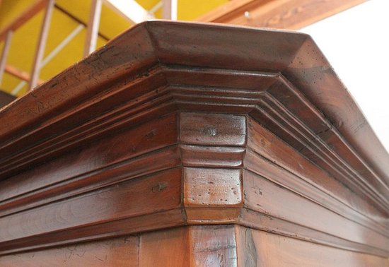 Cabinet en Merisier Roux de style Louis XV, région Vendée - 1ère partie XIXe