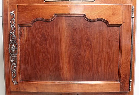 Cabinet en Merisier Roux de style Louis XV, région Vendée - 1ère partie XIXe