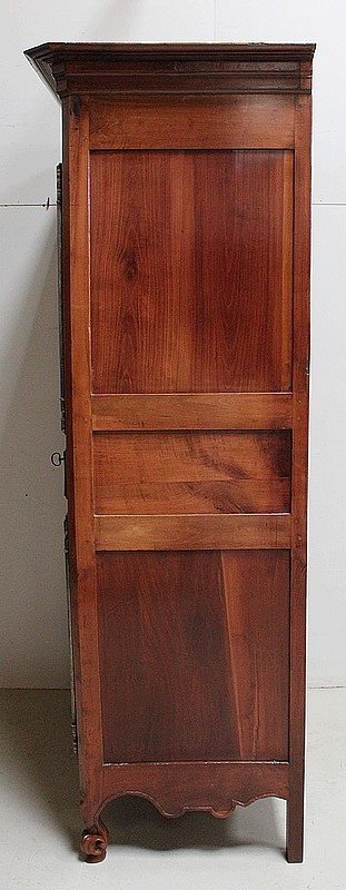 Cabinet en Merisier Roux de style Louis XV, région Vendée - 1ère partie XIXe