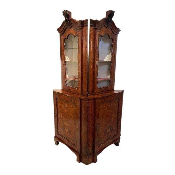 Belle paire d'encoignures hollandaises vers 1750