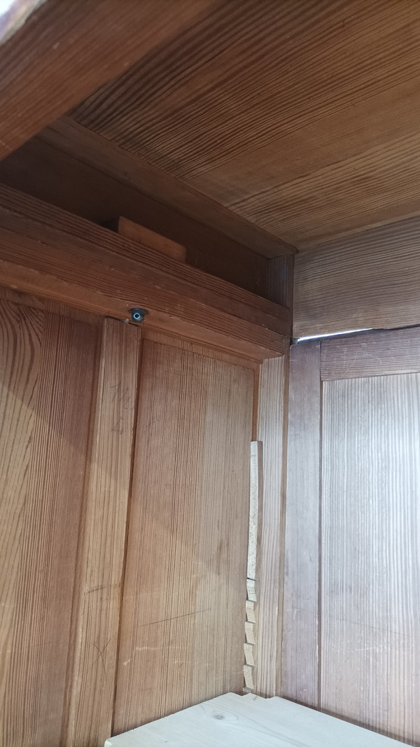Großer Pariser Schrank aus Kiefernholz