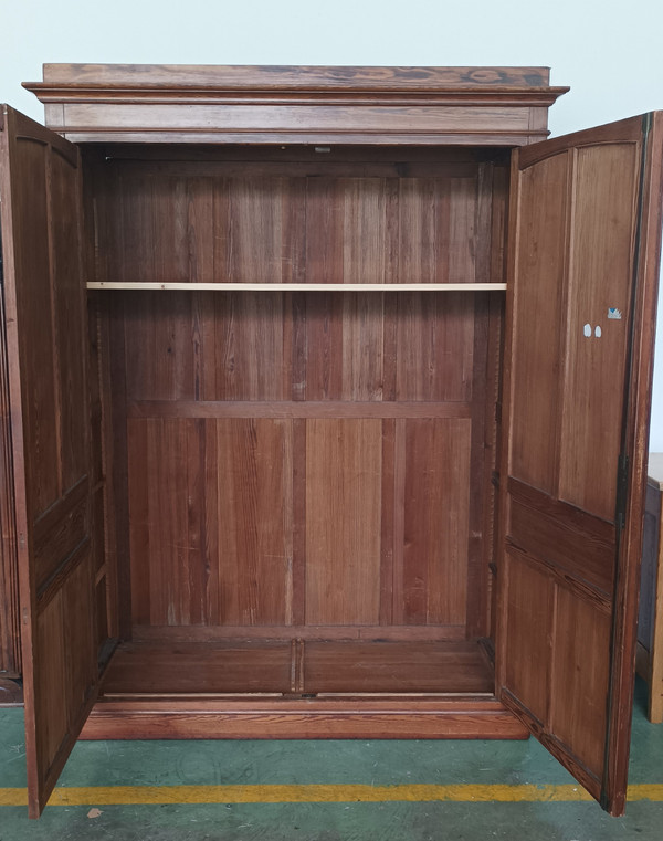 Großer Pariser Schrank aus Kiefernholz