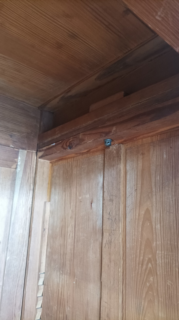 Großer Pariser Schrank aus Kiefernholz