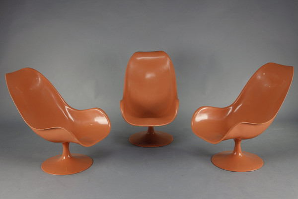 Ensemble de salon des années 1970 : chaises tulipes et table basse