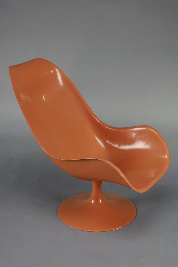 Ensemble de salon des années 1970 : chaises tulipes et table basse