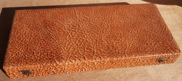 Ecrin à dessert : 12 fourchettes à gâteaux + pelle à tarte assortie SFAM année 50
