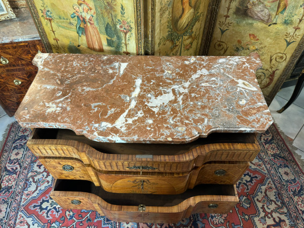 COMMODE A RESSAUT CENTRAL EPOQUE LOUIS XVI