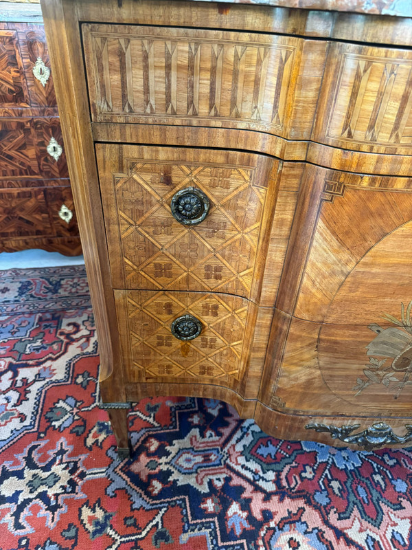 COMMODE A RESSAUT CENTRAL EPOQUE LOUIS XVI