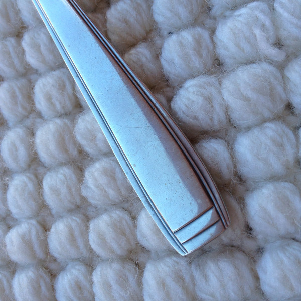 Schöner und praktischer Löffel zum Servieren von Eiswürfeln aus versilbertem Metall Goldschmiedekunst Ercuis