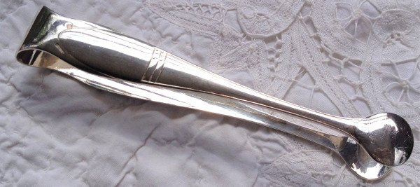Pince à glaçons en métal argenté modèle Albi orfèvrerie Christofle