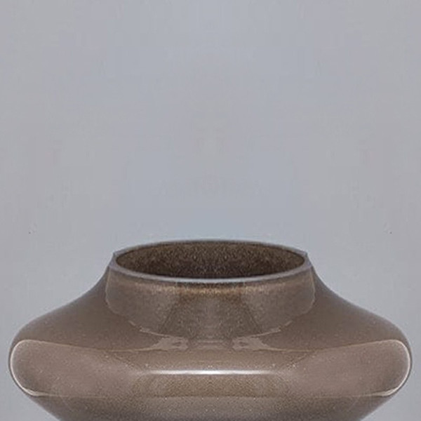 1970er Jahre Wunderschöne beigefarbene Vase aus Muranoglas von Dogi. Hergestellt in Italien