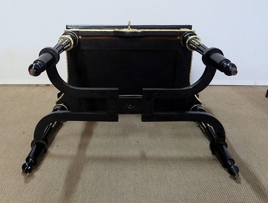  Petit Bureau de Dame en Poirier noirci, époque Napoléon III – Milieu XIXe 